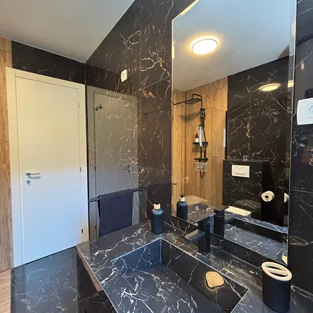 Silenzio 3* Stari Grad (Hvar)